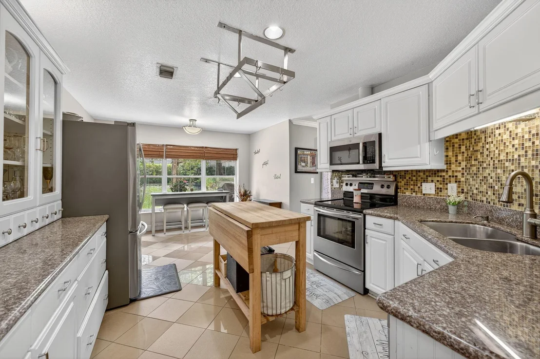 Photo of 5565 American Circle