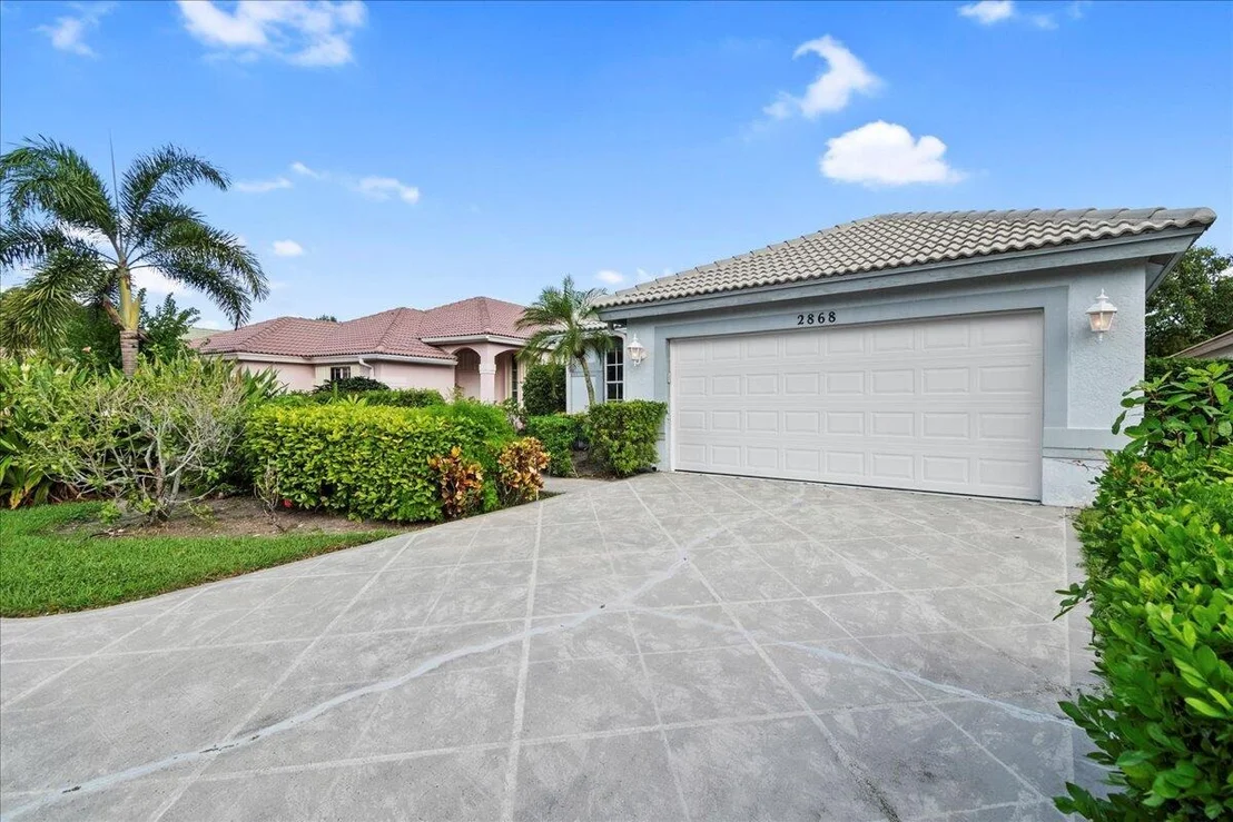 Photo of 2868 Waters Edge Circle