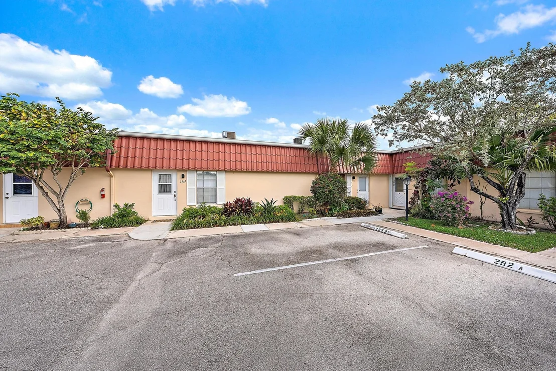 Photo of Unit B at 292 Cape Cod Circle