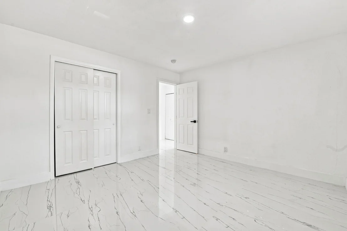 Photo of 2801 NE 8TH Terrace