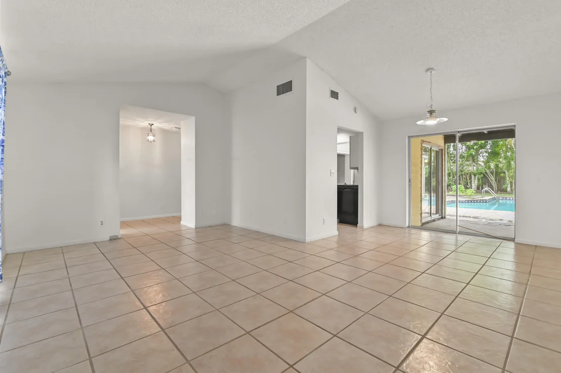 Photo of 1019 Hickory Trail