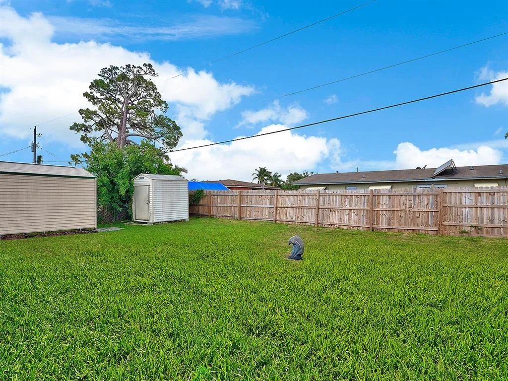 Photo of 2551 Cedarcrest Road
