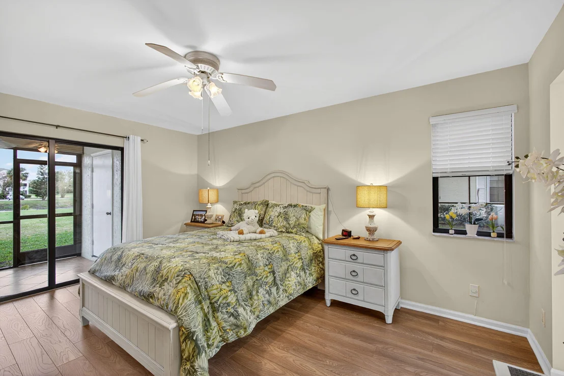 Photo of Unit F at 2041 Keystone Drive