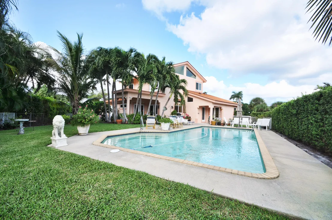 Photo of 8 Midlane Road