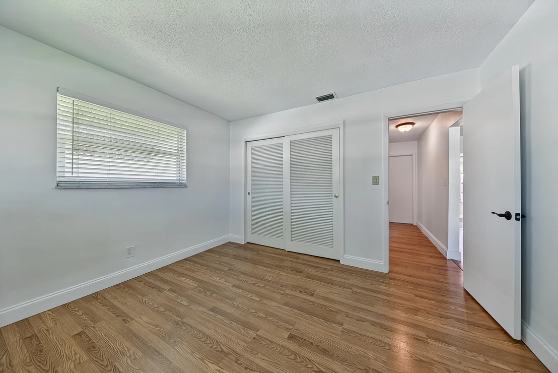 Photo of 2521 N Cypress Road