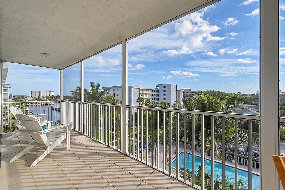 Photo of Unit 4607 at 1 Harbourside Drive