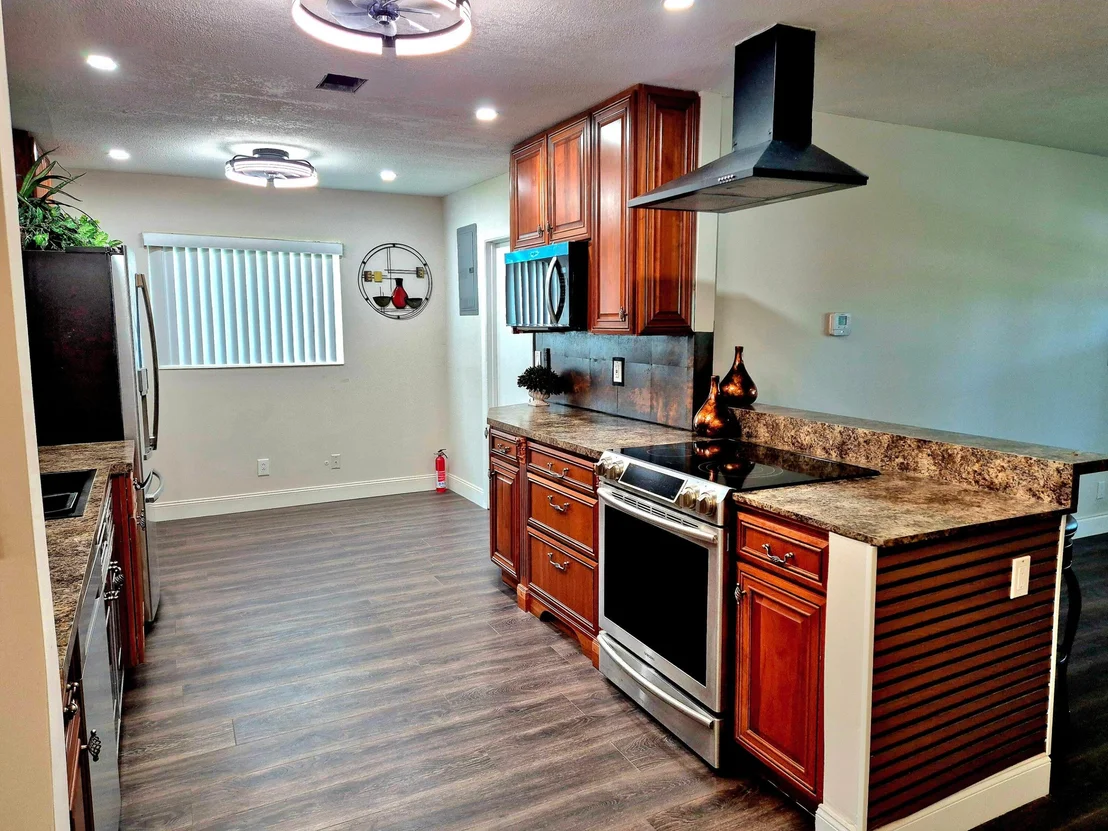 Photo of 1015 NW 68th Avenue