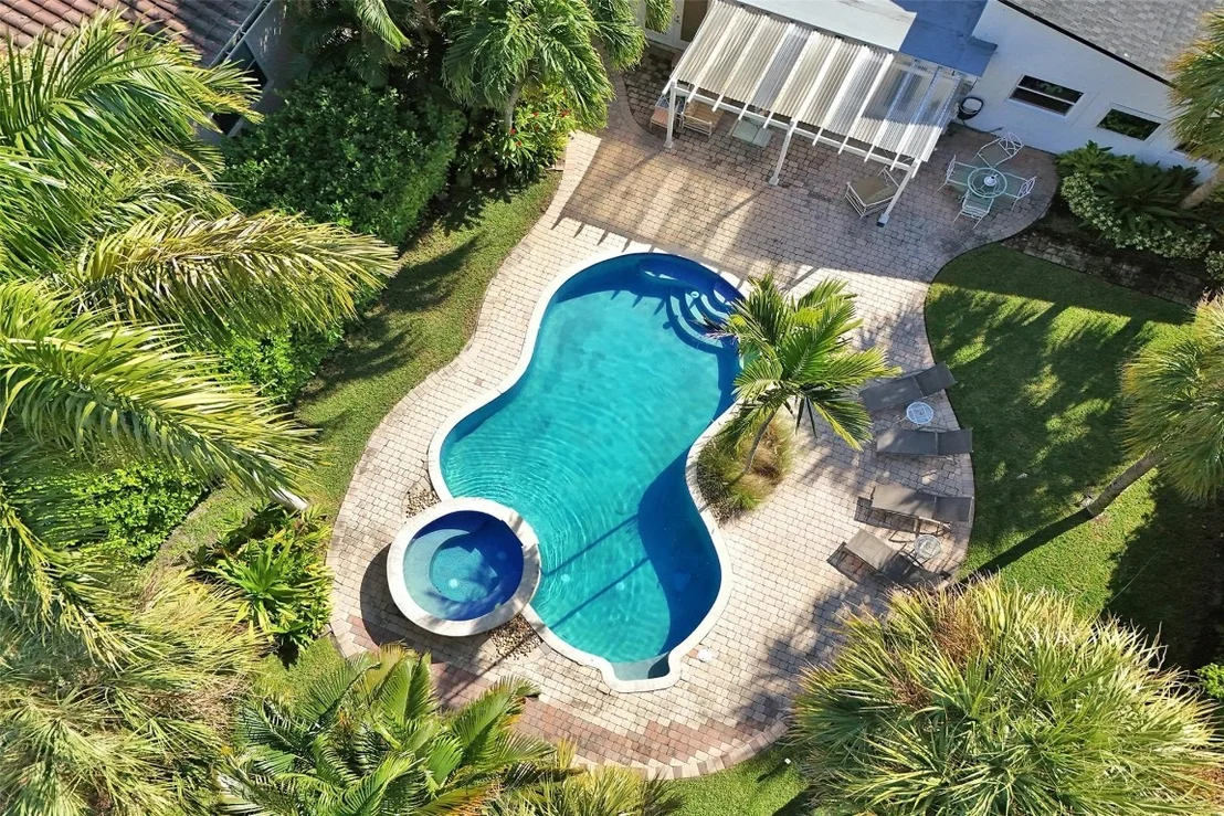 Photo of 2525 SE 7th Drive