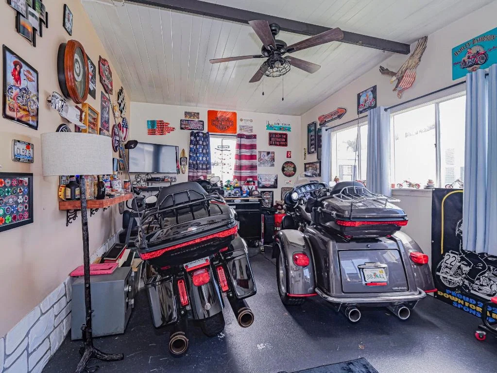Photo of 409 Avocado Drive
