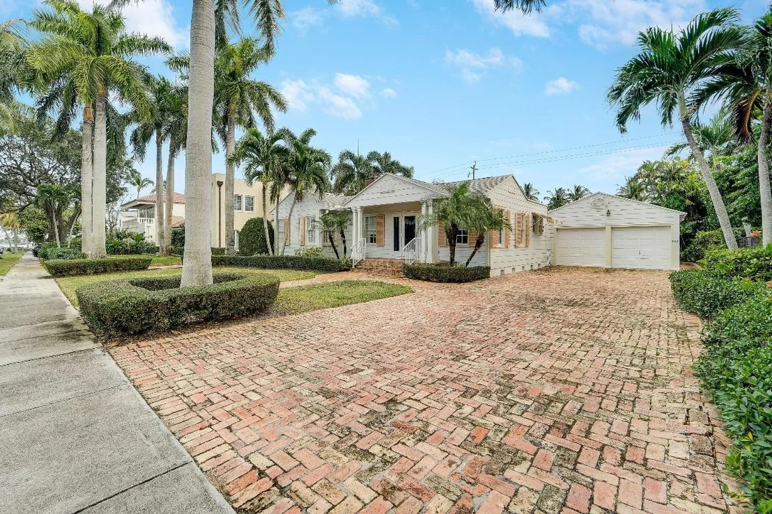 Photo of 212 Dyer Road