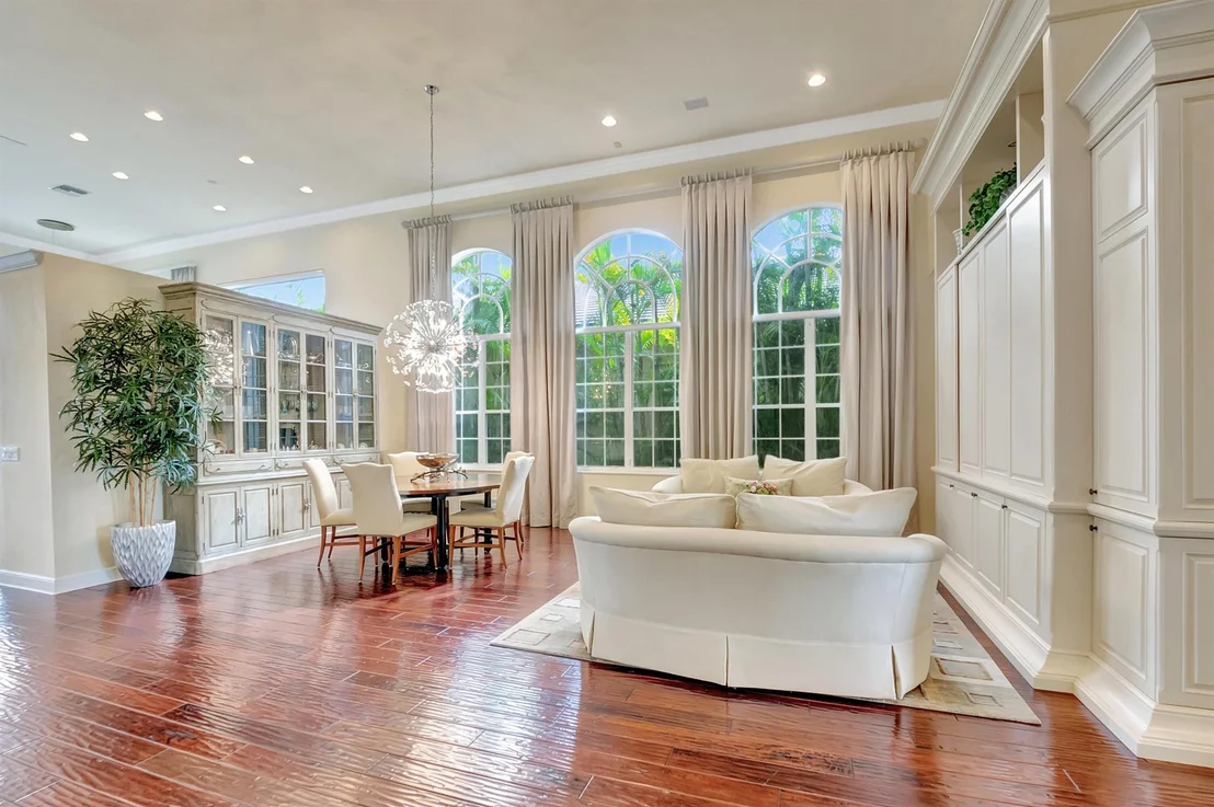 Photo of 4162 NW Briarcliff Circle