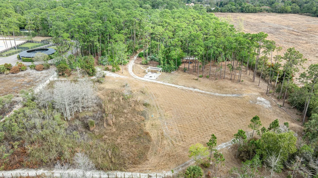 Photo of 1443 E Road