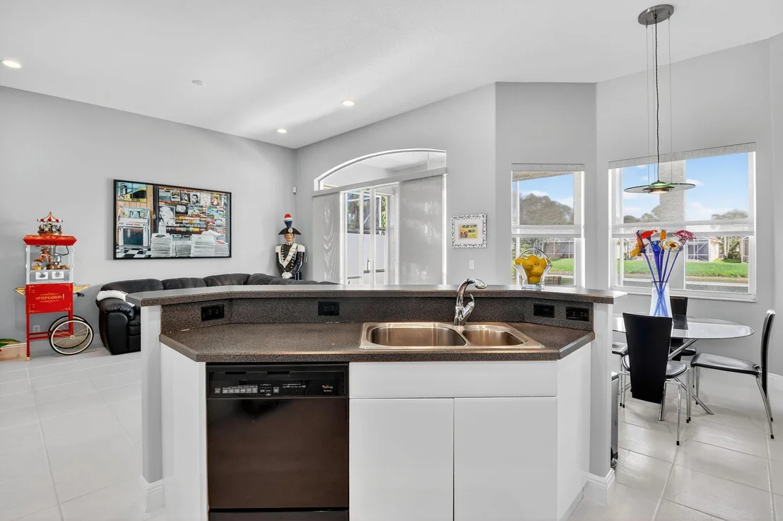 Photo of 7123 Demedici Circle