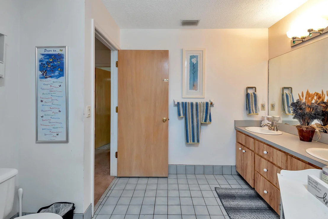 Photo of 13288 Compton Road