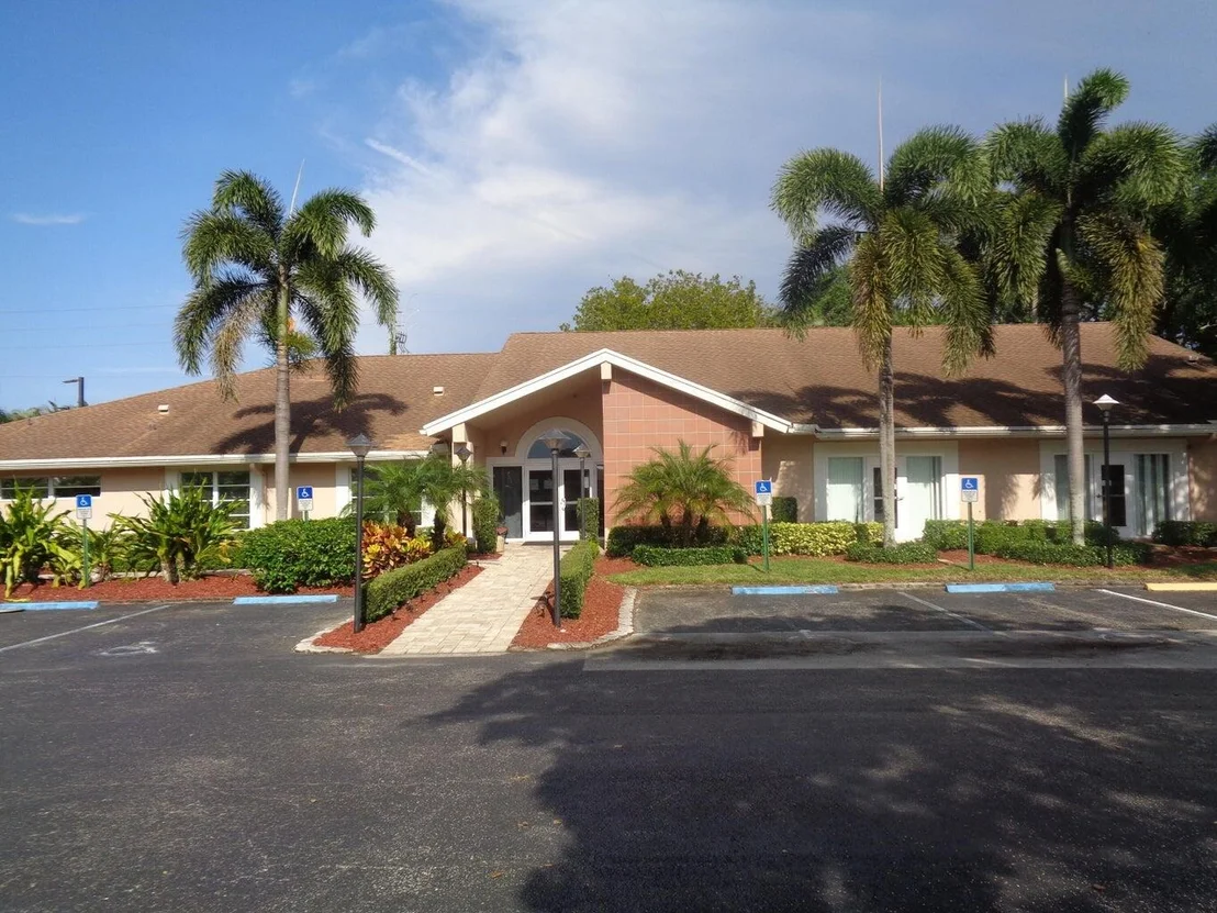 Photo of Unit D at 8077 Springtree Road