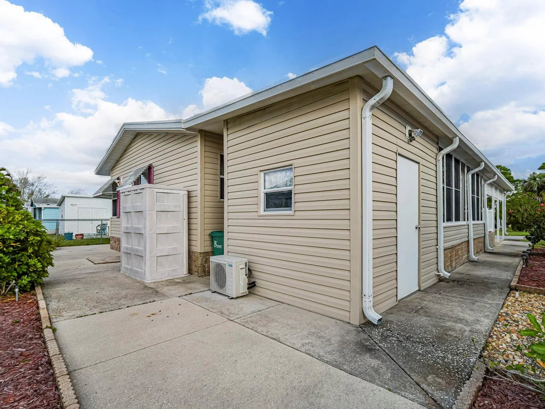 Photo of 1388 Barefoot Circle