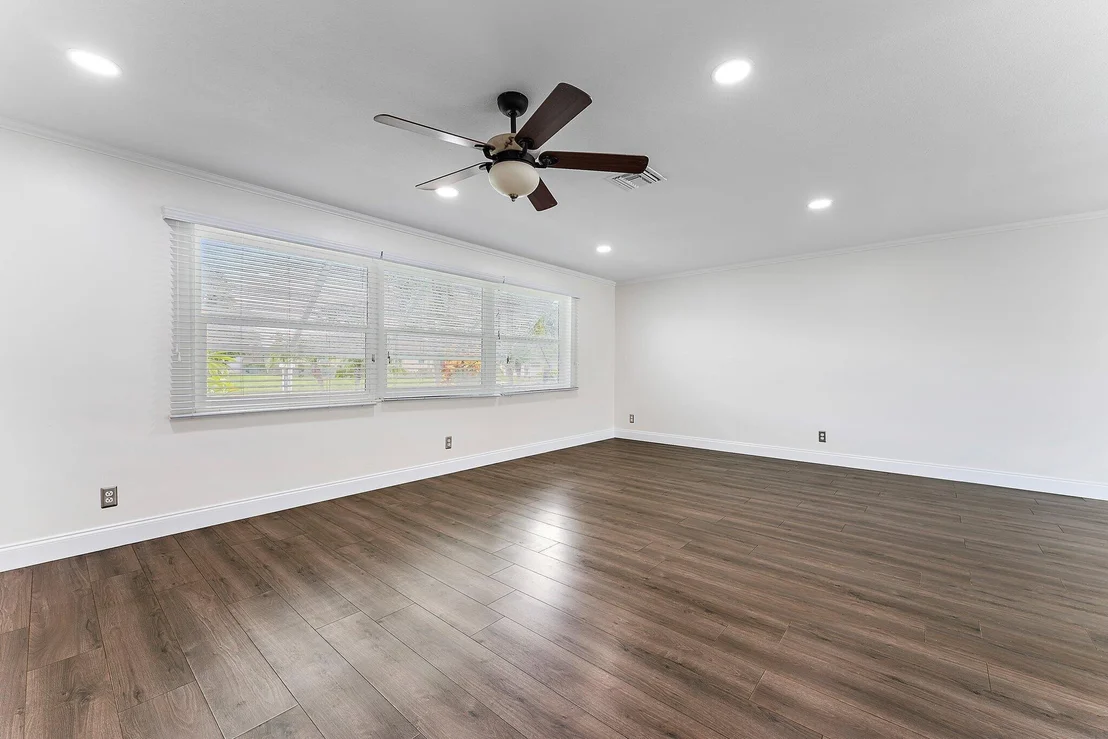 Photo of 214 Circle W