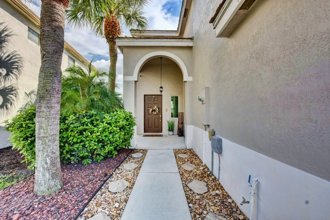 Photo of 6176 Spring Isles Boulevard