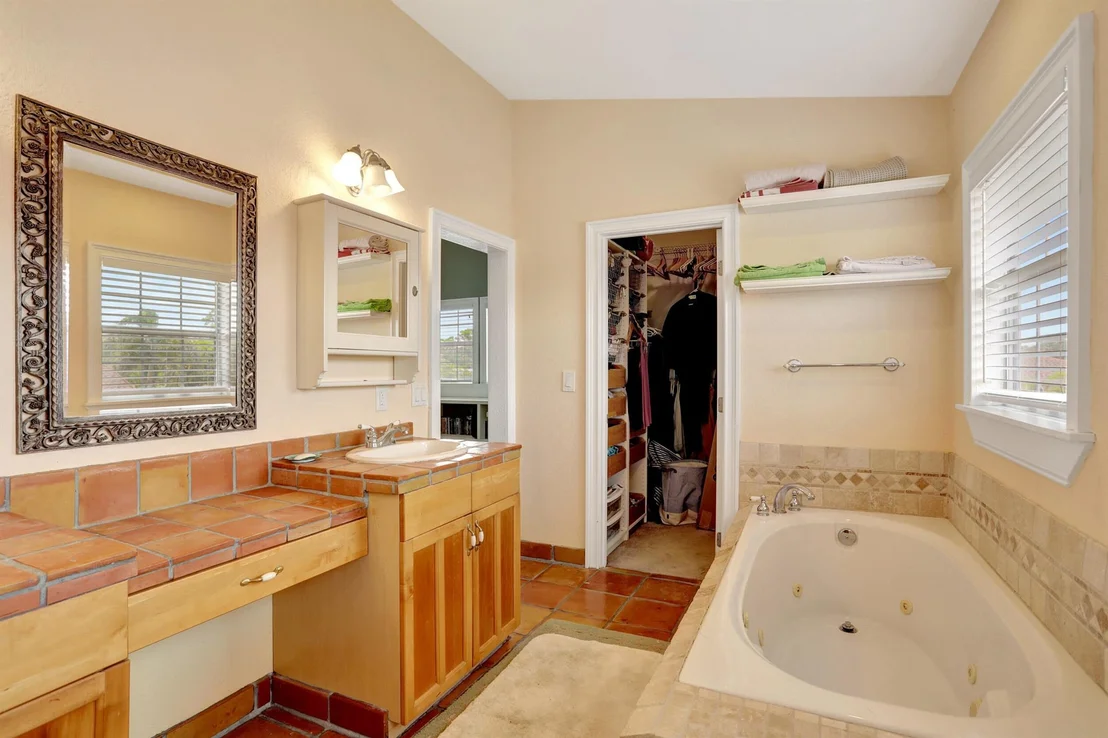 Photo of 237 NW 7th Street