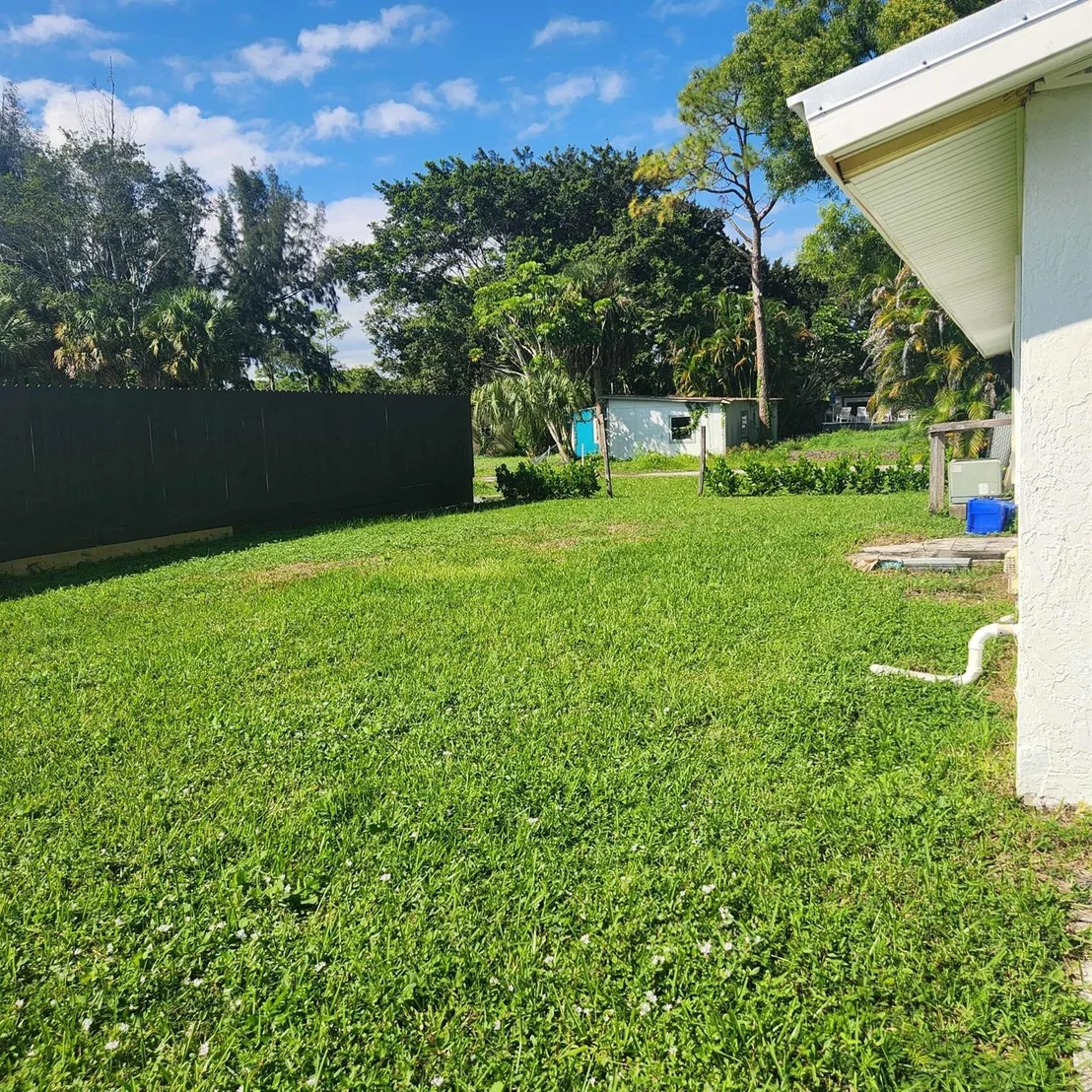 Photo of 855 SE Highland Avenue