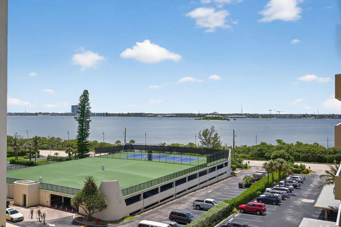 Photo of Unit 607 at 5440 N Ocean Drive
