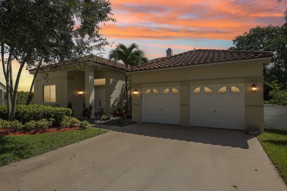 Photo of 762 Heritage Drive
