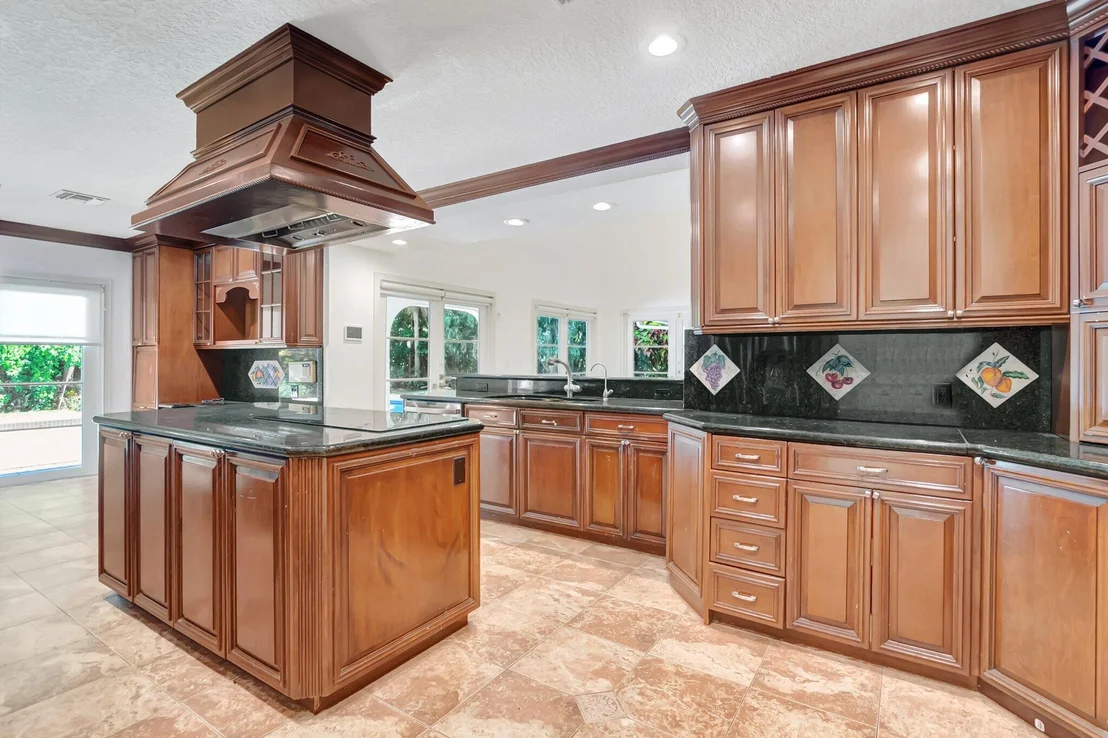 Photo of 930 N Parkside Cir Circle N