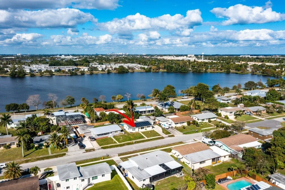 Photo of 1413 Crest Drive