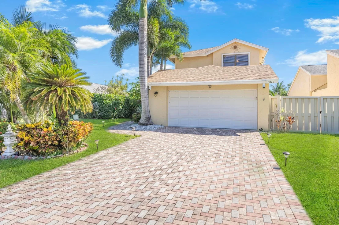 Photo of 1075 NW 19th Terrace