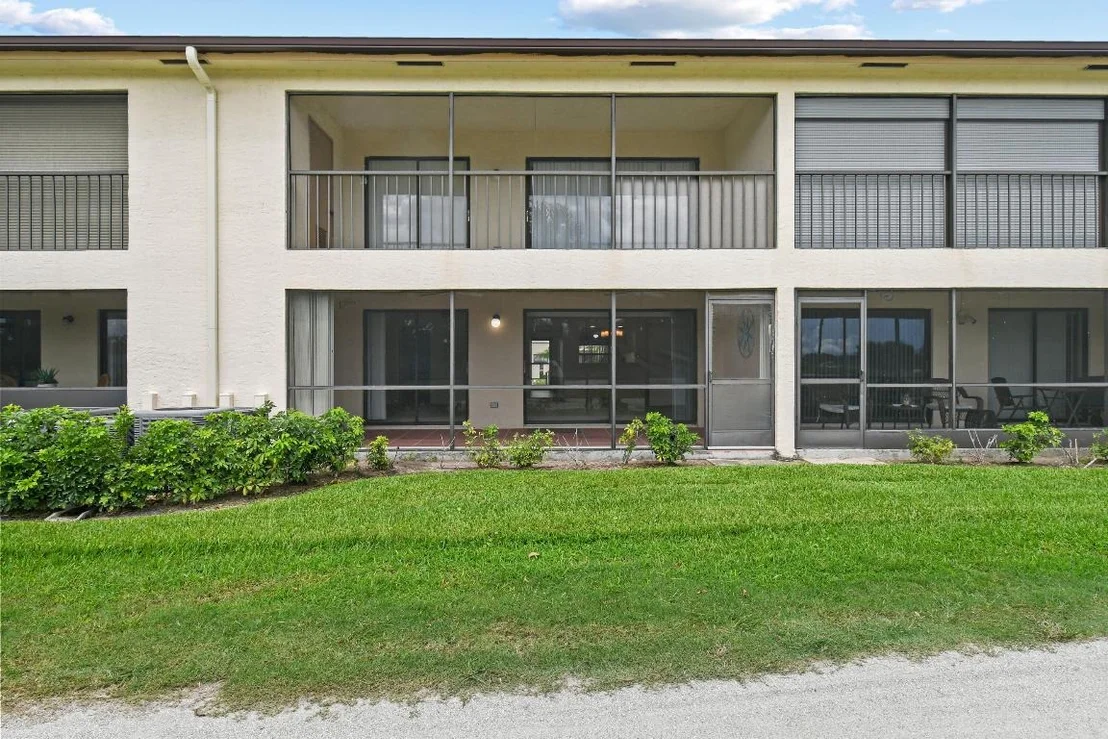 Photo of Unit B at 1001 Pinecrest Circle