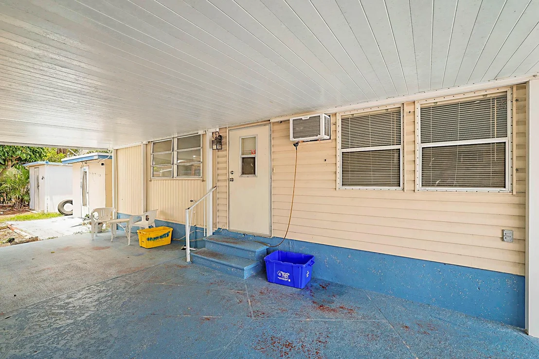 Photo of 8919 Palm Street