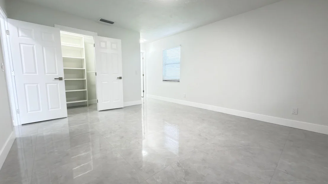 Photo of 712 E Boulevard Chatelaine