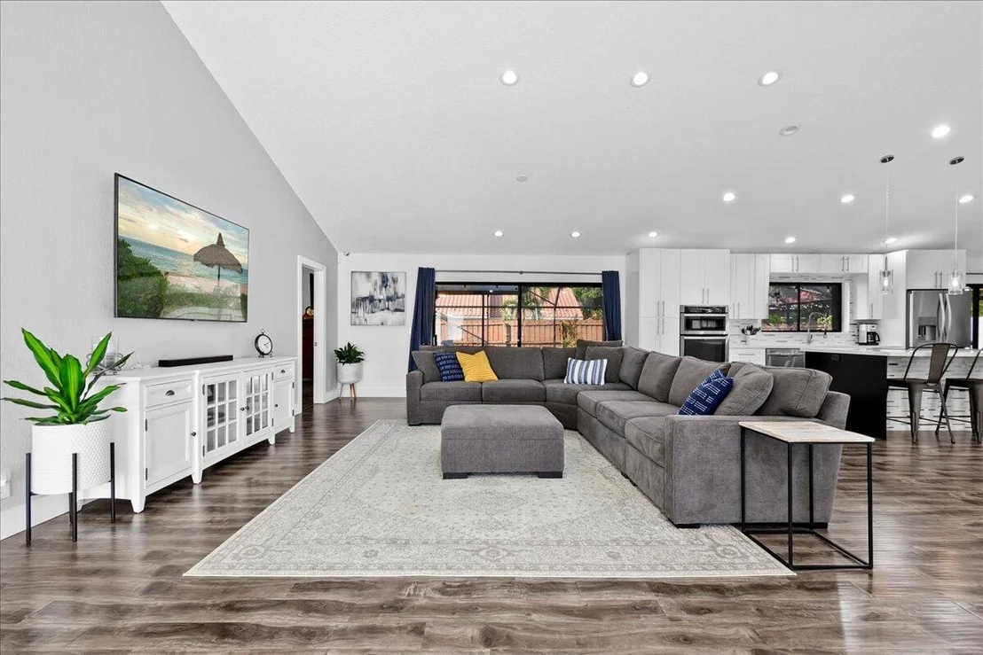 Photo of 5774 Sun Pointe Circle