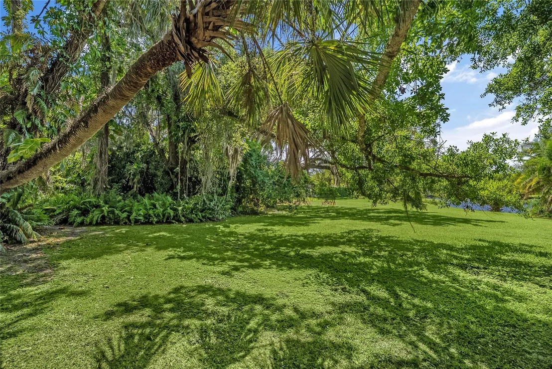 Photo of 4935 11th Lane