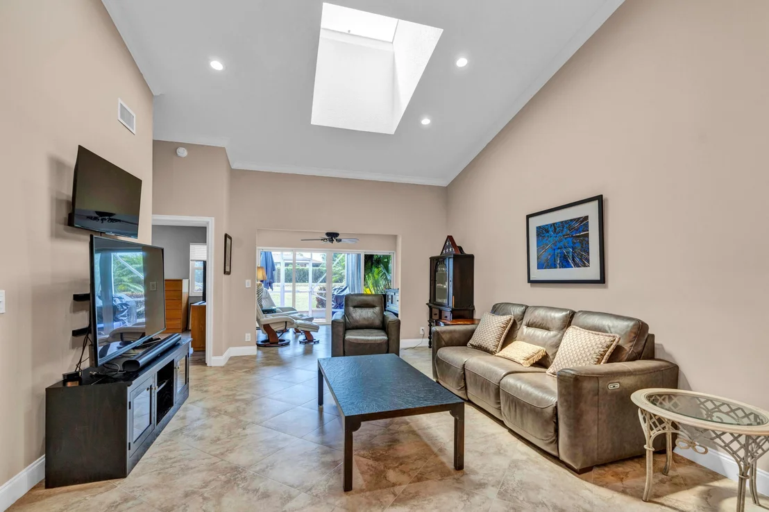 Photo of 5674 Royal Lake Circle