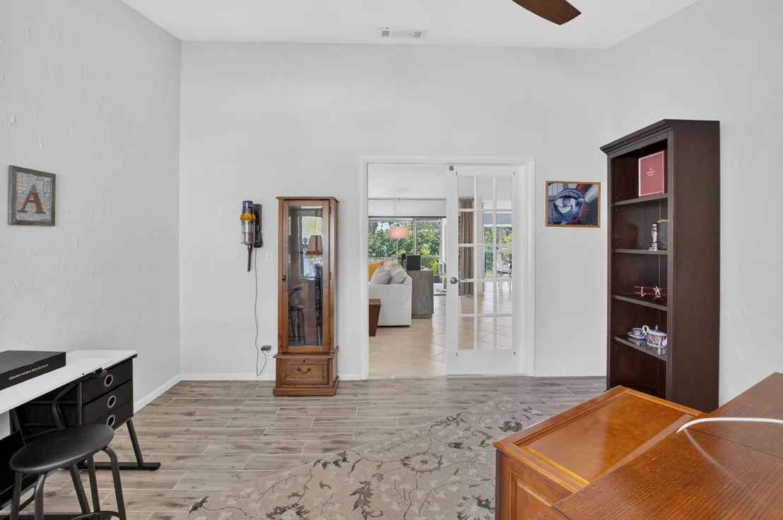 Photo of 6928 Villas Drive W