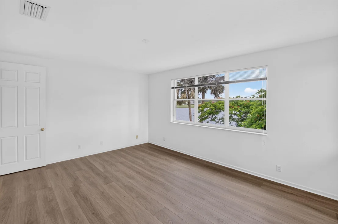 Photo of 5866 Bay Hill Circle
