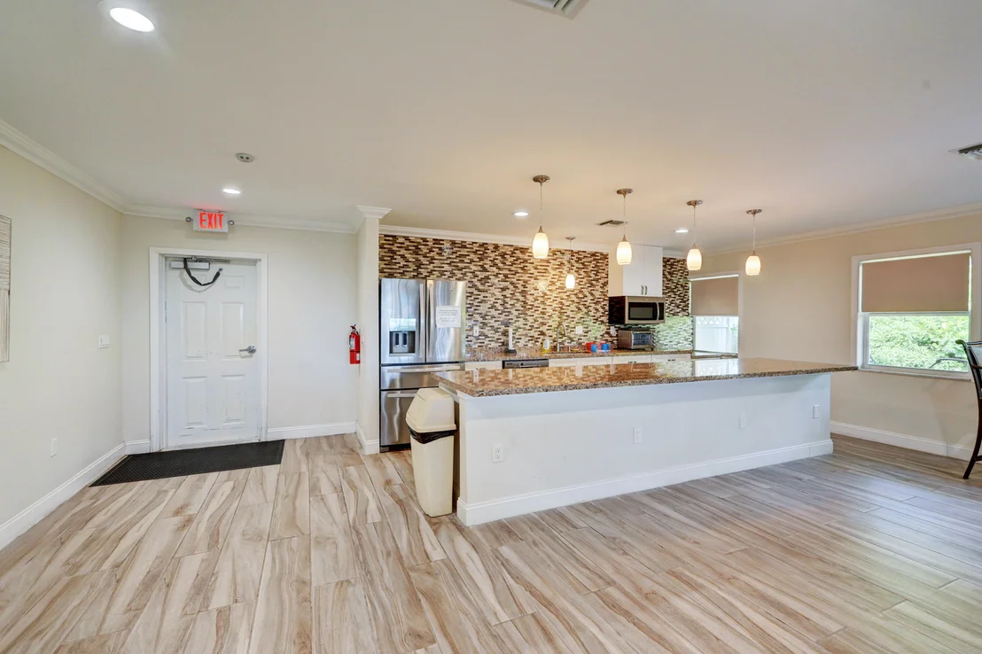 Photo of Unit 708 at 401 Briny Avenue