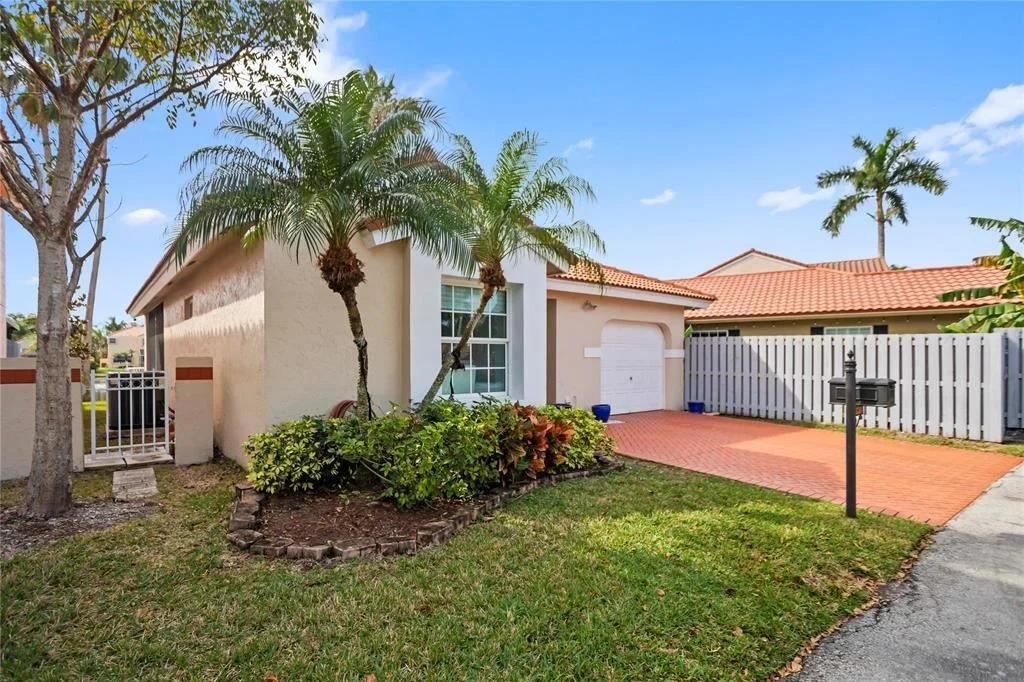 Photo of 1230 Garden Road