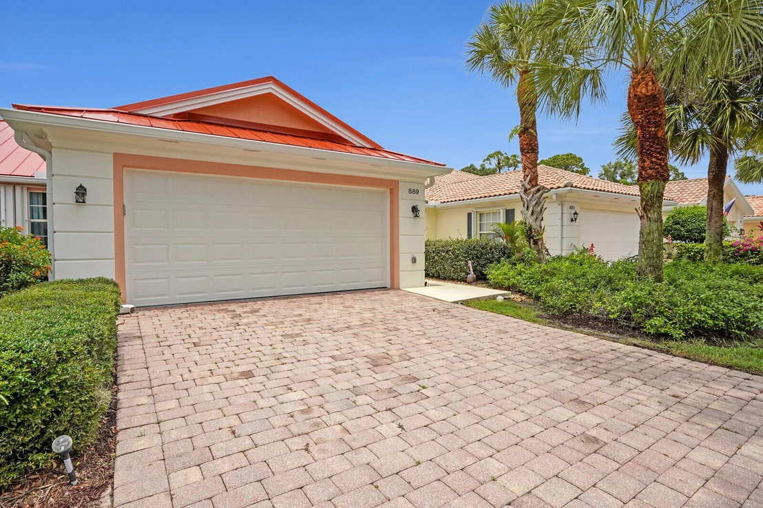 Photo of 889 SW Balmoral Trace