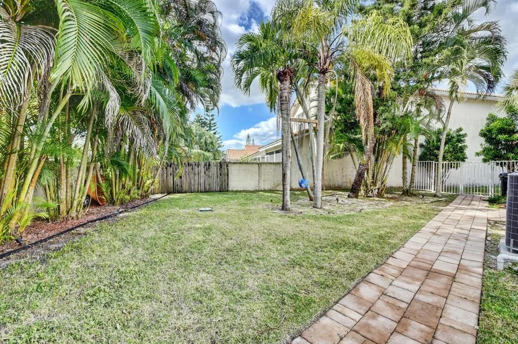 Photo of 18274 Clear Brook Circle