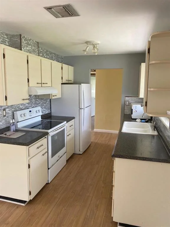 Photo of 804 Cinnamon Road