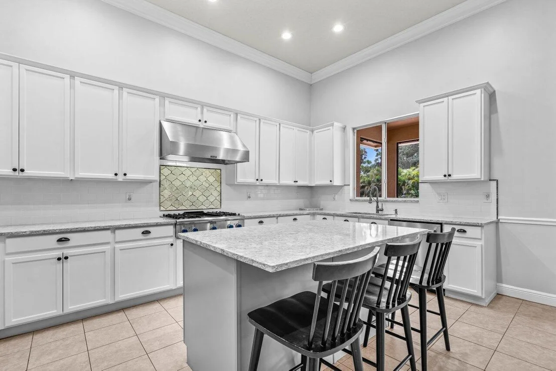Photo of 18301 Hamlin Boulevard