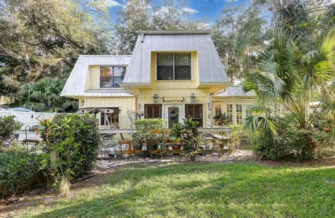 Photo of 576 SW Rustic Circle