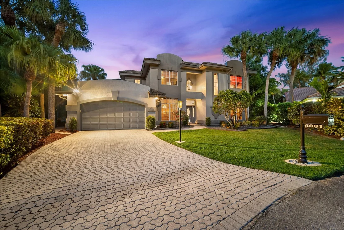 Photo of 6001 NW 68th Manor