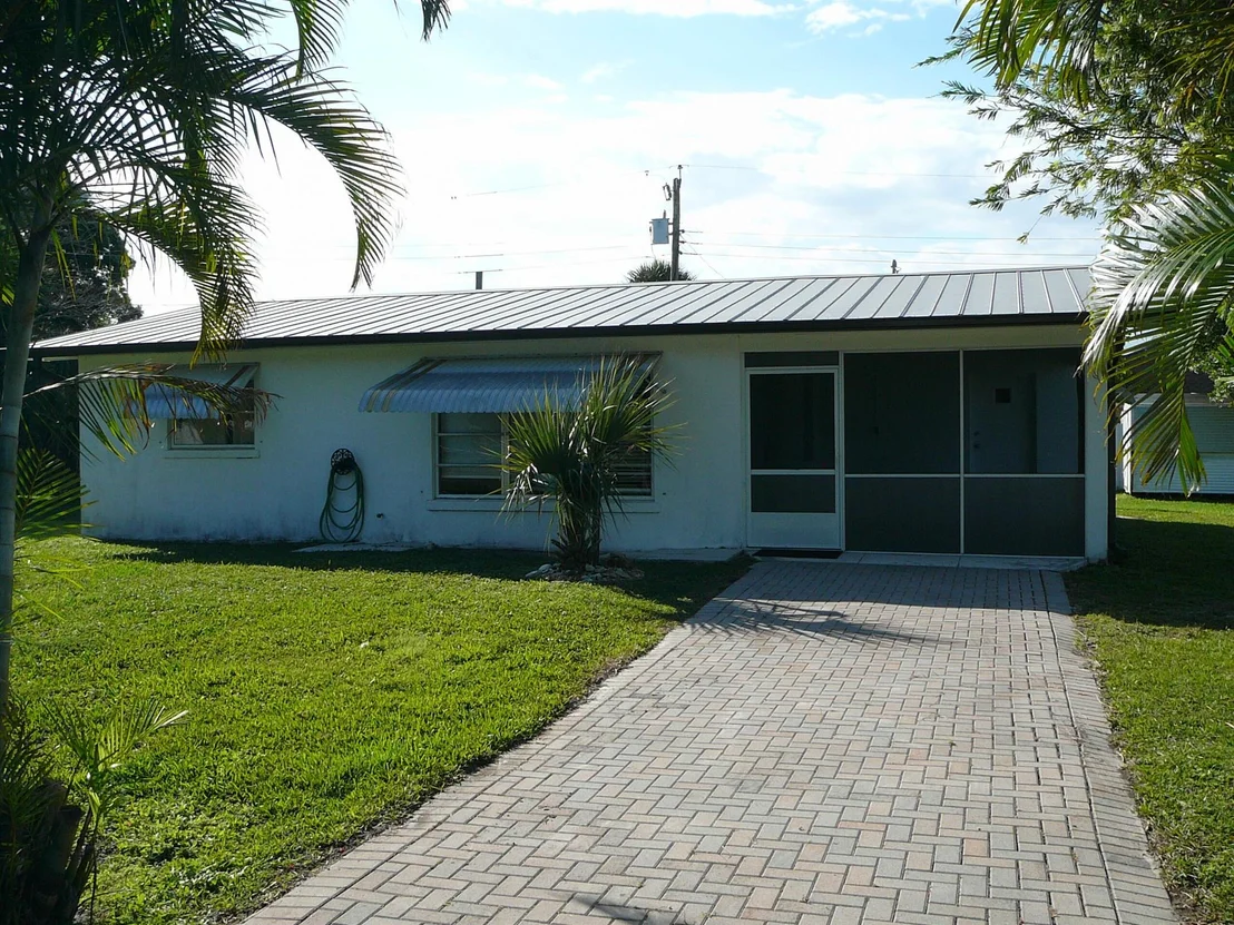 Photo of 903 Echo Street