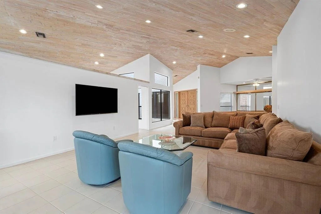 Photo of 22651 Esplanada Circle W