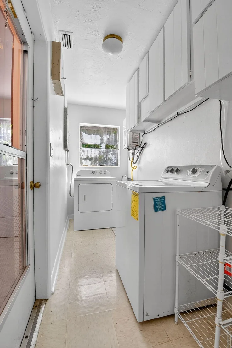 Photo of 702 Sunset Drive