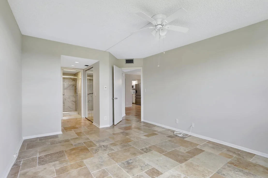 Photo of Unit D4 at 1602 Abaco Drive