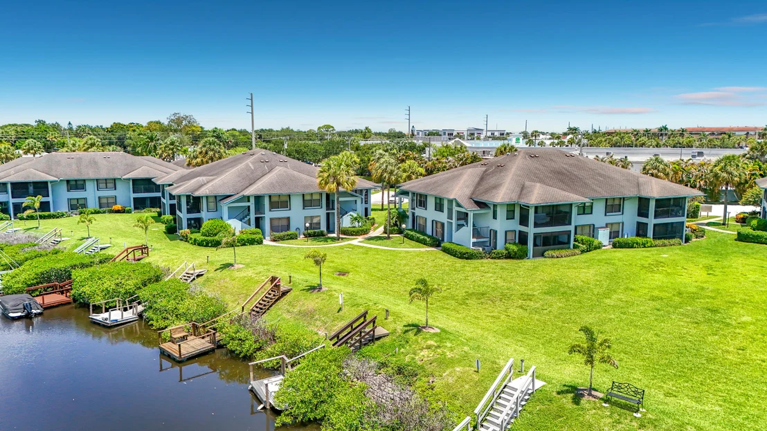 Photo of Unit 308 at 950 S Kanner Highway